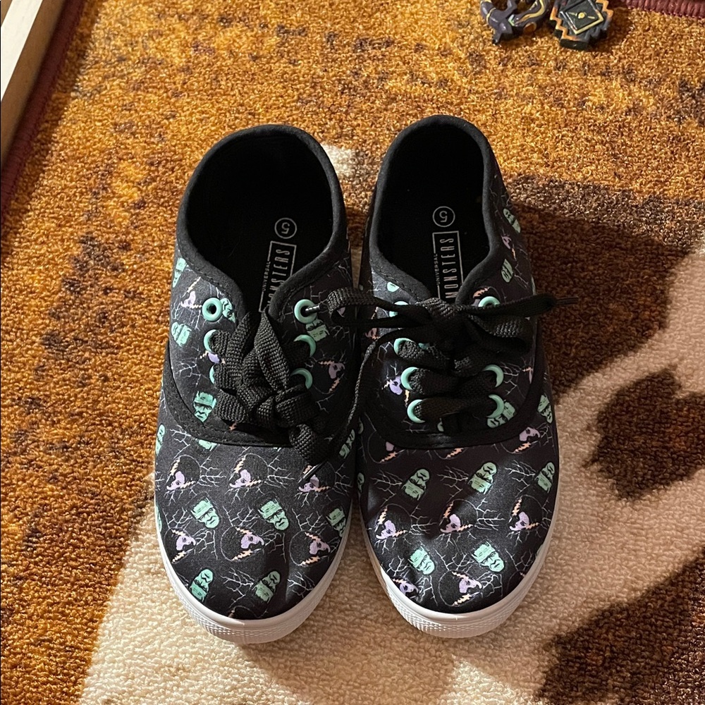 universal monsters Print Canvas Sneakers with Mint Accents